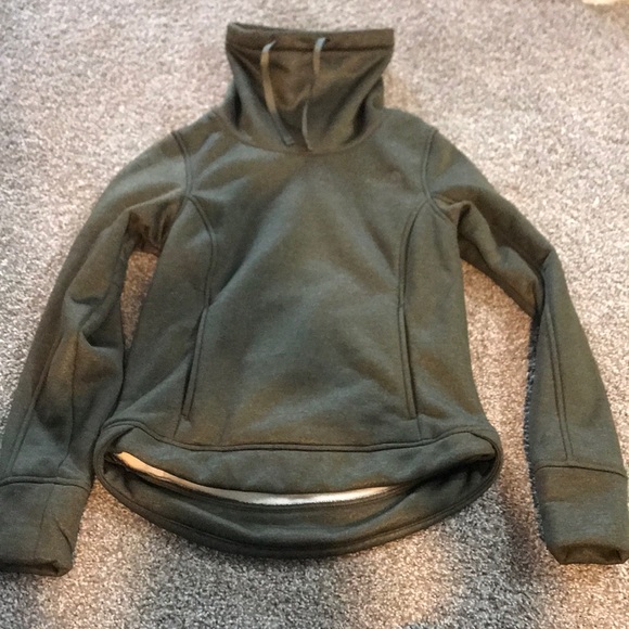 The North Face Sweaters - The north face women’s sweatshirt